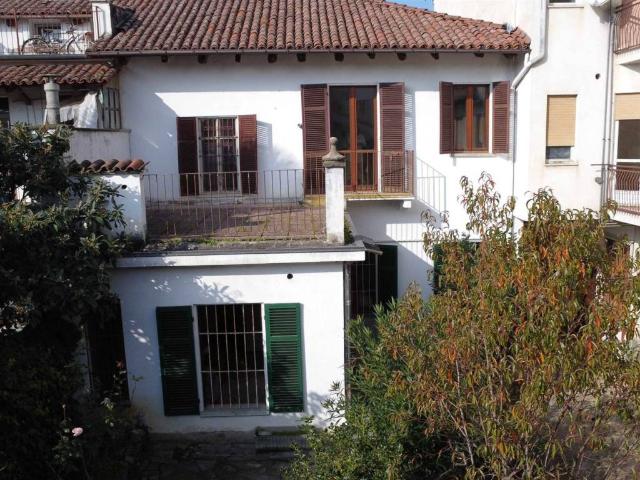 Casa indipendente in vendita a Valfenera AT