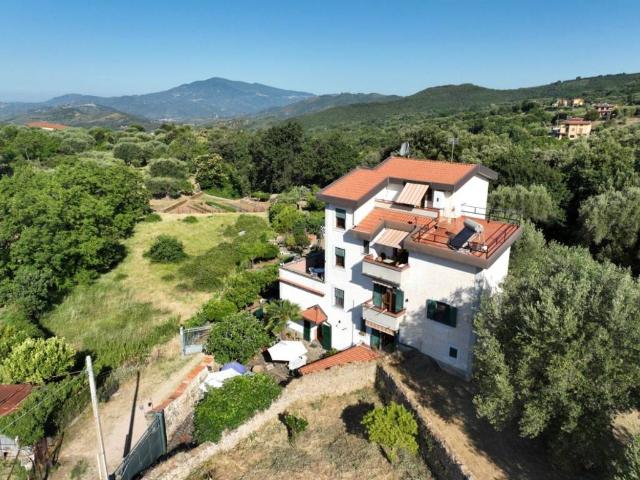 Casa indipendente in vendita a Vallo della Lucania SA