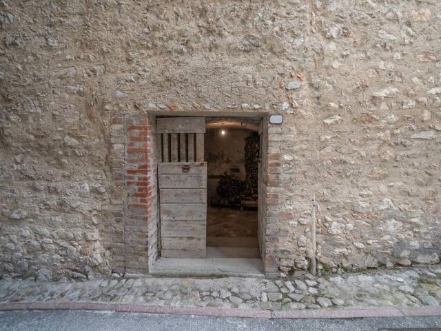 Casa indipendente in vendita a Vallo di Nera PG