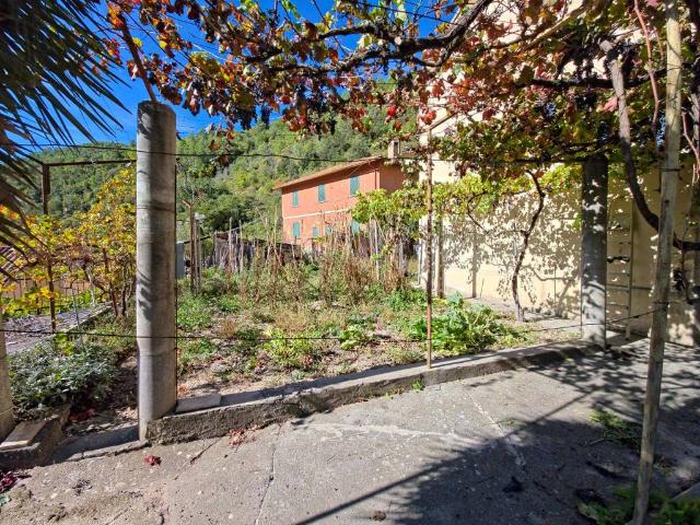 Casa indipendente in vendita a Vallo di Nera PG