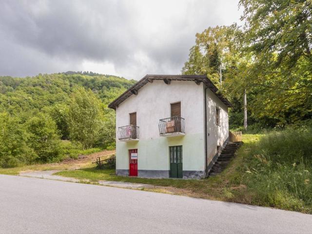 Casa indipendente in vendita a Valloriate CN