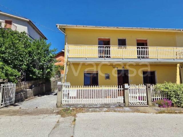 Casa indipendente in vendita a Vallata via della costituente, 13