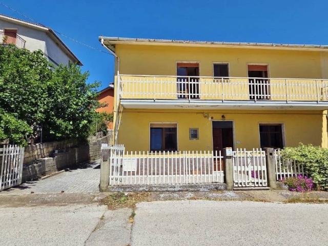 Casa indipendente in vendita a Vallata AV