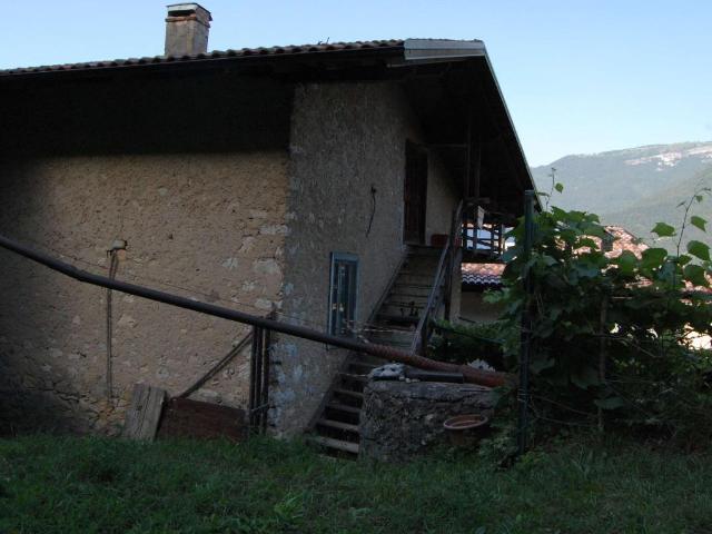 Casa indipendente in vendita a Vallarsa