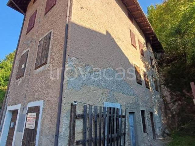 Casa indipendente in vendita a Vallarsa