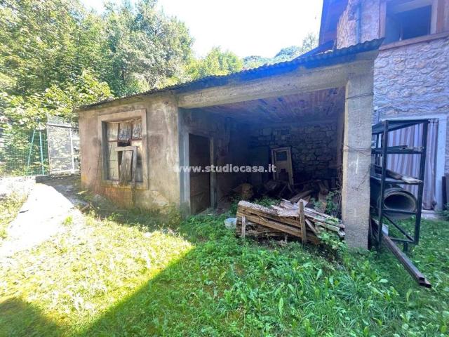 Casa indipendente in vendita a Vallarsa TN