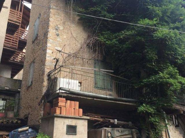 Casa indipendente in vendita a Vallarsa TN