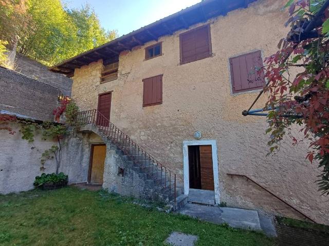 Casa indipendente in vendita a Vallarsa TN