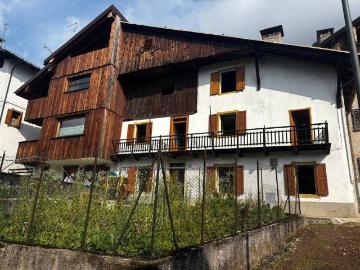 Casa indipendente in vendita a Valle di Cadore BL