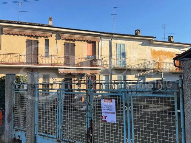 Casa indipendente in vendita a Valle Lomellina PV