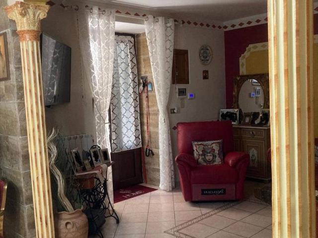 Casa indipendente in vendita a Valledolmo PA