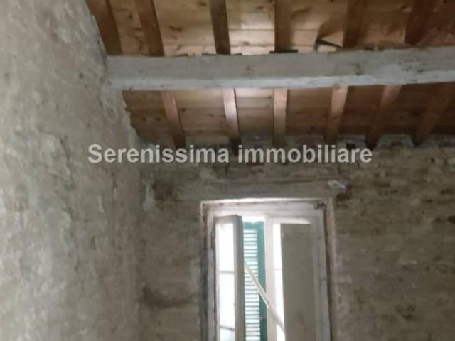Casa indipendente in vendita a Vallefoglia PU