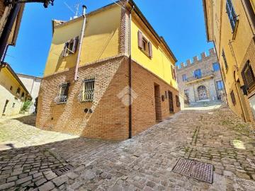 Casa indipendente in vendita a Vallefoglia PU