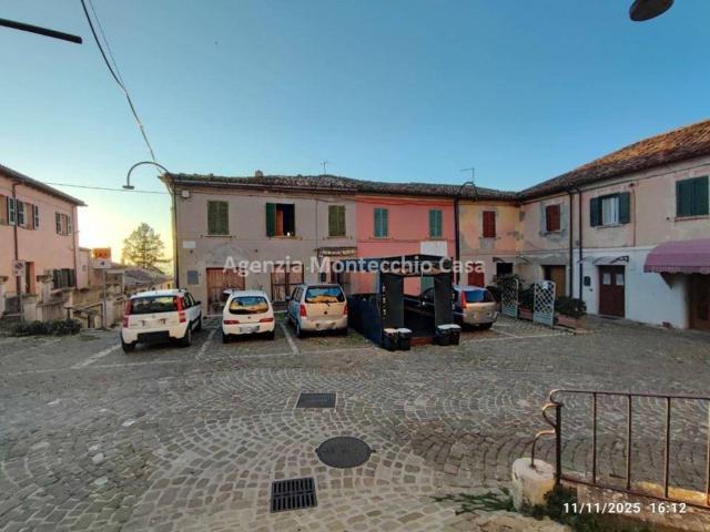 Casa indipendente in vendita a Vallefoglia PU
