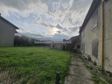 Casa indipendente in vendita a Vallefoglia PU