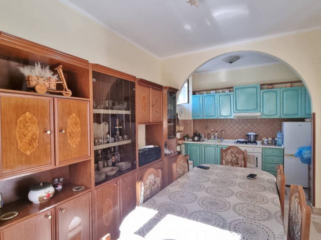 Casa Indipendente in vendita a Vallesaccarda