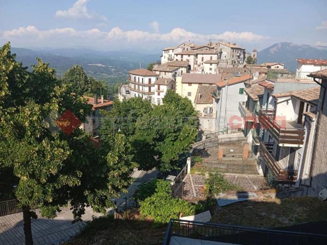 Casa indipendente in vendita a Vallinfreda RM