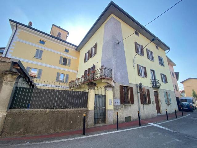 Casa indipendente in vendita a Valmorea CO