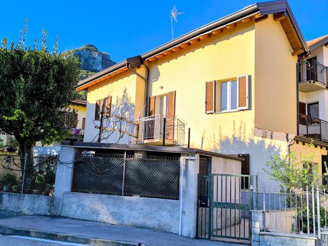 Casa Indipendente in vendita a Valmadrera