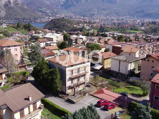 Casa indipendente in vendita a Valmadrera via Resegone, 19