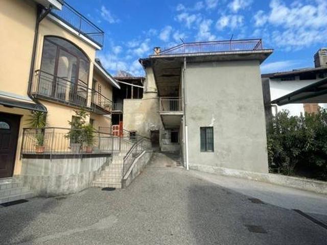 Casa indipendente in vendita a Valmadrera LC