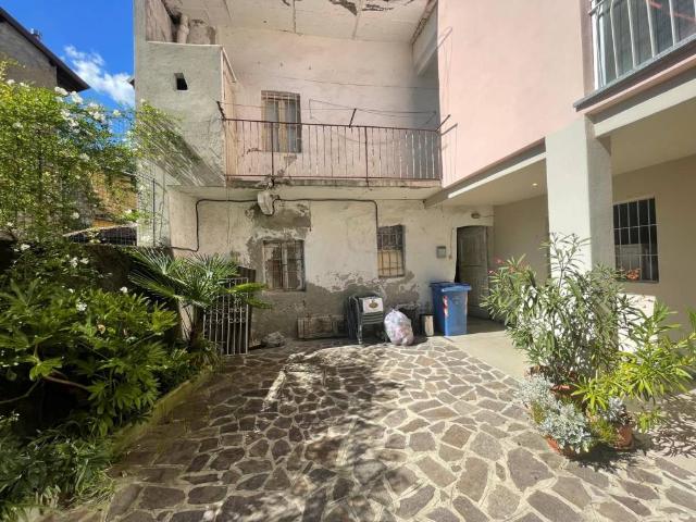 Casa indipendente in vendita a Valmadrera LC