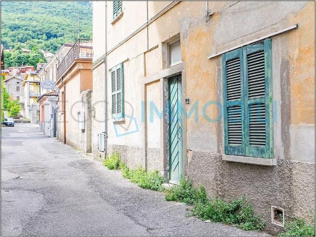 Casa indipendente in vendita a Valmadrera LC