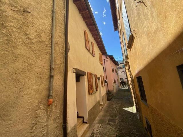 Casa indipendente in vendita a Valsolda CO