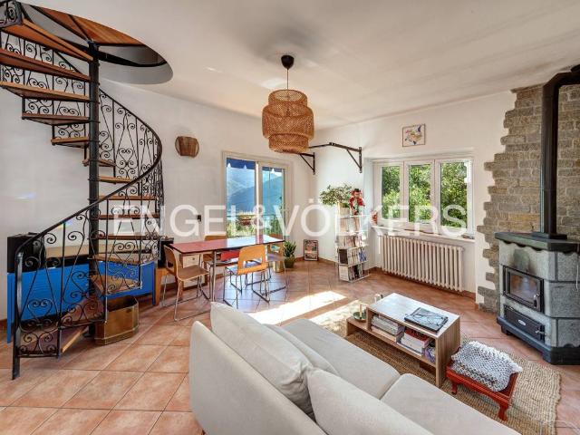 Casa indipendente in vendita a Valsolda CO
