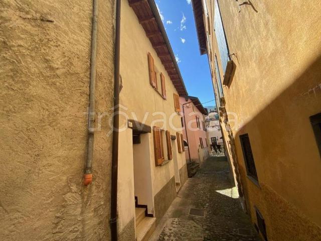 Casa indipendente in vendita a Valsolda via Santa Lucia, 16