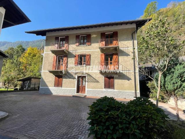 Casa indipendente in vendita a Valprato Soana TO