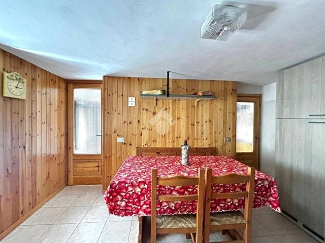 Casa indipendente in vendita a Valvarrone LC