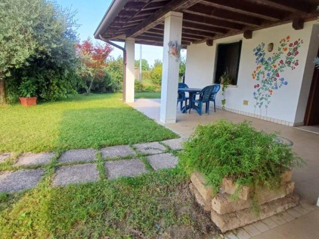 Villa in vendita a Valvasone Arzene PN