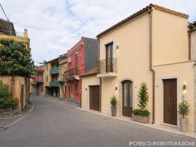Casa indipendente in vendita a Valverde CT