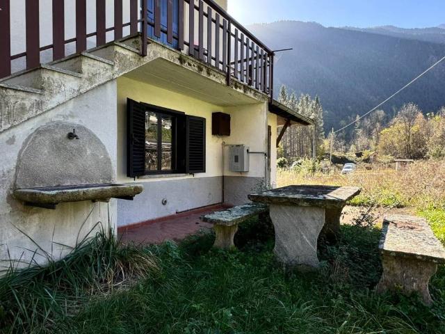 Casa indipendente in vendita a Vanzone con San Carlo VB