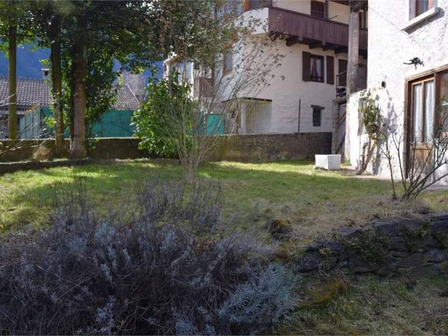 Casa indipendente in vendita a Vanzone con San Carlo VB