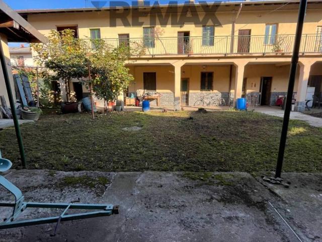 Casa indipendente in vendita a Vanzaghello MI