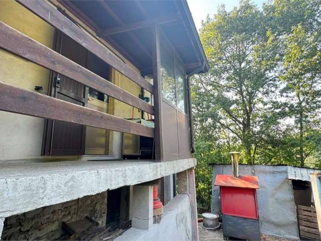 Casa indipendente in vendita a Varano de' Melegari PR