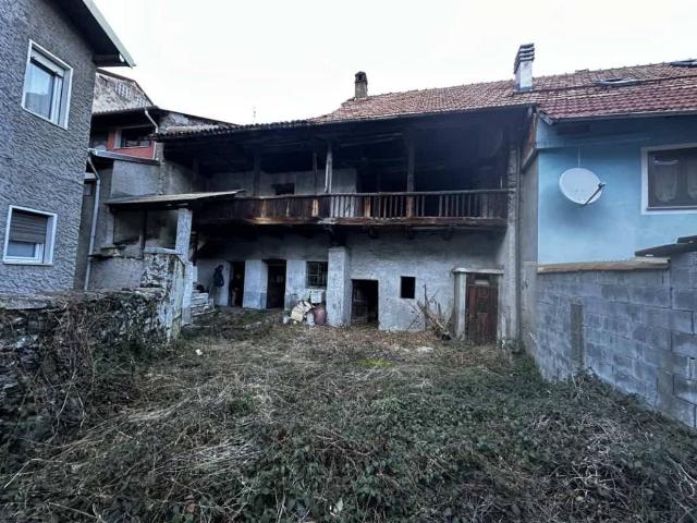 Casa indipendente in vendita a Varallo VC