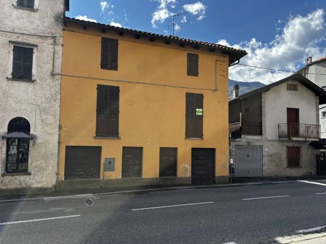 Casa indipendente in vendita a Varallo VC