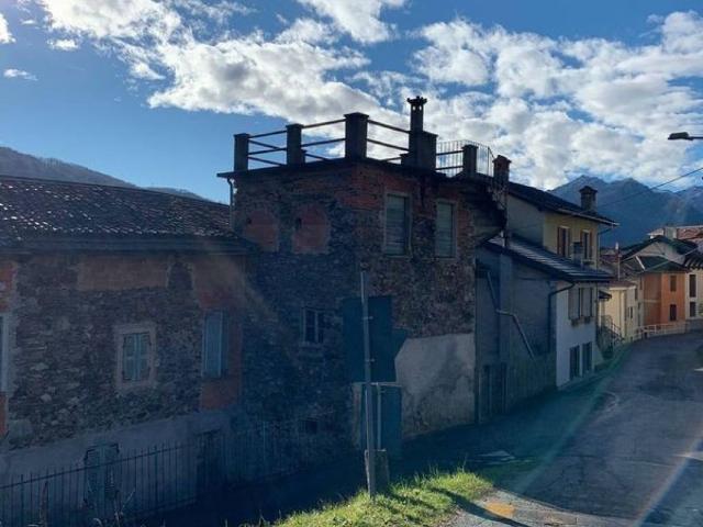 Casa indipendente in vendita a Varallo VC