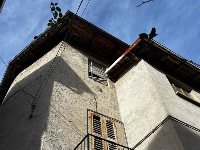Casa indipendente in vendita a Varallo VC