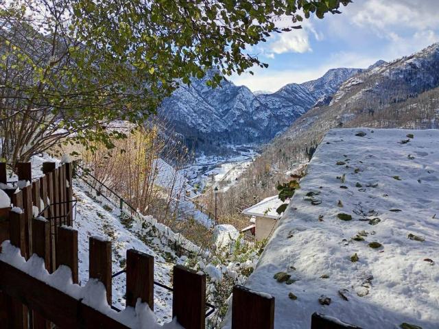 Casa indipendente in vendita a Varallo VC