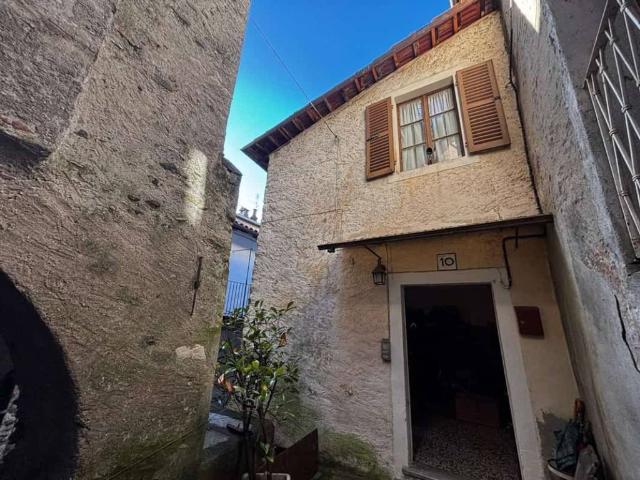 Casa indipendente in vendita a Varallo VC