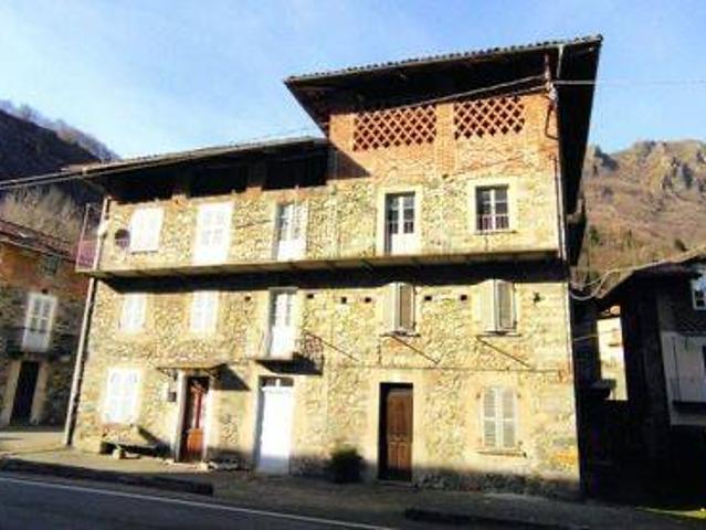 Casa indipendente in vendita a Varallo VC