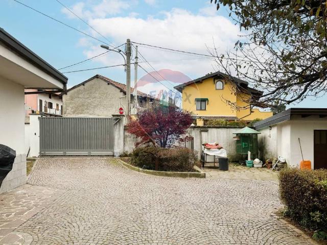 Casa indipendente in vendita a Varallo Pombia NO