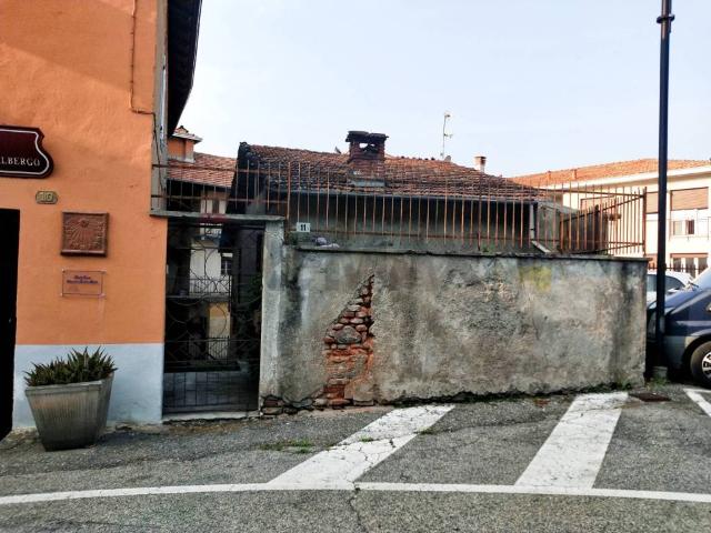 Casa indipendente in vendita a Varallo Pombia NO