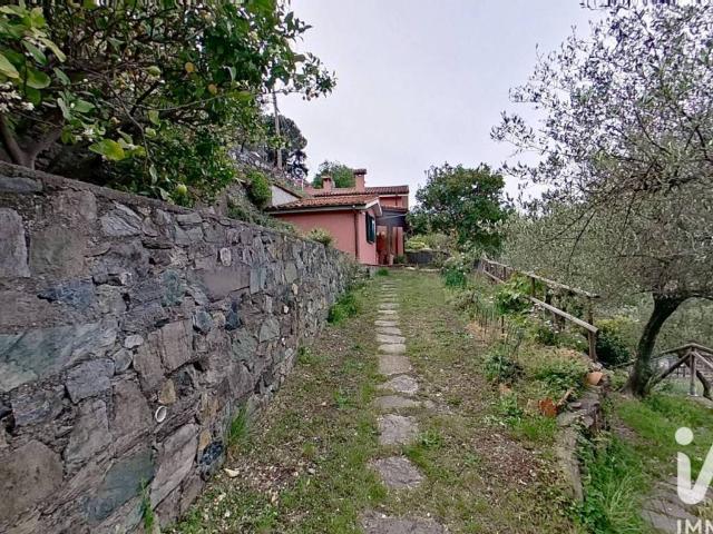 Casa indipendente in vendita a Varazze SV