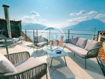 Casa indipendente in vendita a Varenna LC