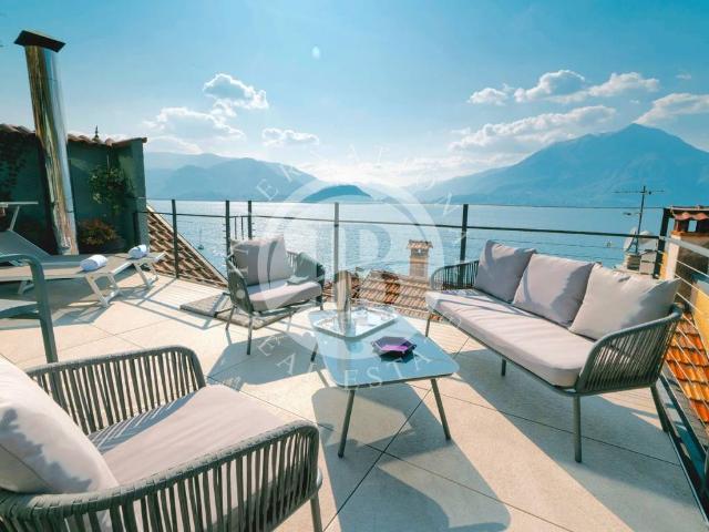 Casa indipendente in vendita a Varenna LC